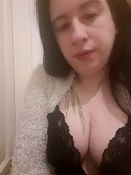 Snapshot of Tinka-Bella-Privat chatting on April 28, 4:06 am Tinka-Bella-Privat online show from April 28, 4:06 am