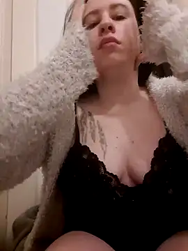 Snapshot of Tinka-Bella-Privat chatting on April 29, 4:05 am Tinka-Bella-Privat online show from April 29, 4:05 am