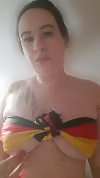 Snapshot of Tinka-Bella-Privat chatting on June 25, 3:39 am Tinka-Bella-Privat online show from June 25, 3:39 am