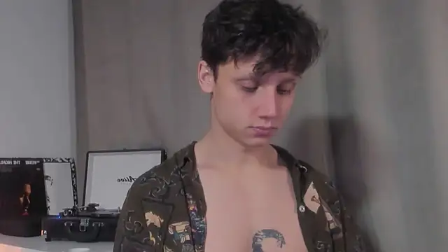 Snapshot of Nicky_neal chatting on December 14, 1:17 am Nicky neal online show from December 14, 1:17 am