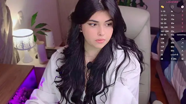 Snapshot of Alyaa_s chatting on May 21, 2:40 am Alyaa s online show from May 21, 2:40 am