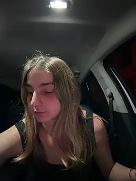 DoriDeluxe66 online show from March 27, 9:58 pm