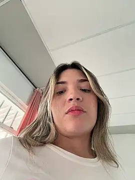 Snapshot of Sarita-candy chatting on April 23, 4:09 pm Sarita-candy online show from April 23, 4:09 pm