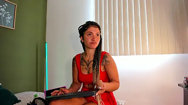 karlye 5 online show from March 25, 2:56 pm