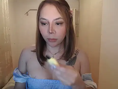 Snapshot of TIKOLGIRL chatting on February 20, 5:48 am TIKOLGIRL online show from February 20, 5:48 am