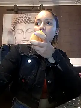 Emiily W online show from January 10, 4:20 pm