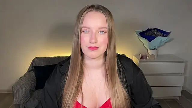 EvaMaddison online show from March 3, 5:19 pm