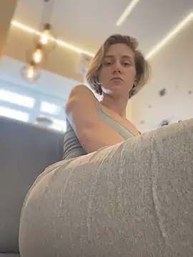 Feral berry 8133 online show from December 19, 11:50 am