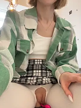 Feral berry 8133 online show from March 4, 12:33 pm