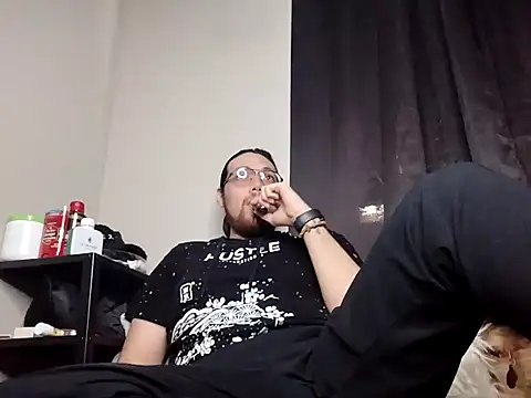 Snapshot of lucasgalacticman chatting on January 15, 5:37 pm lucasgalacticman online show from January 15, 5:37 pm