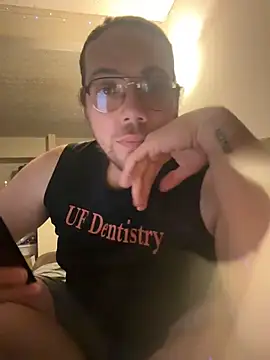 Snapshot of lucasgalacticman chatting on October 13, 3:28 am lucasgalacticman online show from October 13, 3:28 am