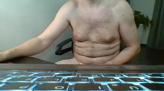 Horney boy86 online show from December 7, 9:11 pm