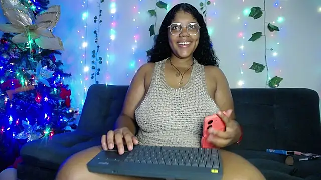 Lilyth  Brown online show from December 5, 1:36 am