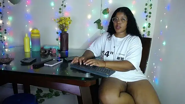 Lilyth  Brown online show from January 15, 8:20 am