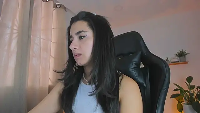 annadu011 online show from March 9, 2:21 pm