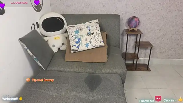 blue  moon  online show from March 14, 8:42 am