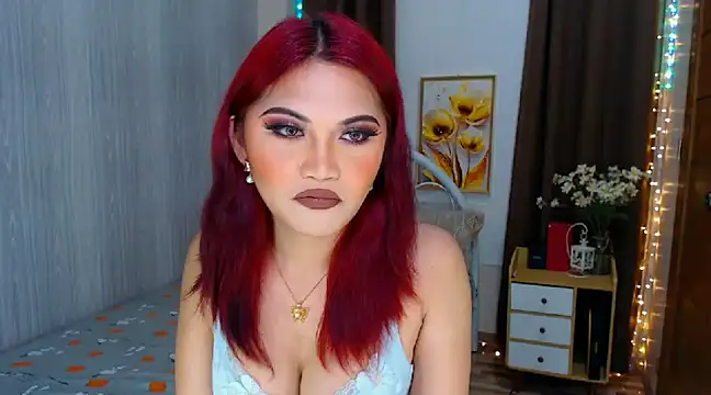 xXCathyJennerXx online show from December 5, 8:55 am