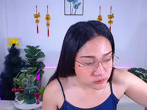 plysaithailand online show from February 2, 10:30 pm