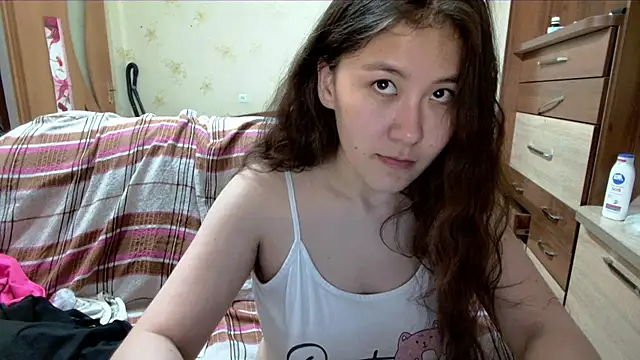 Snapshot of Riz_girl chatting on April 8, 12:05 pm Riz girl online show from April 8, 12:05 pm