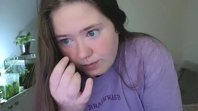 remirann  online show from May 17, 6:44 am