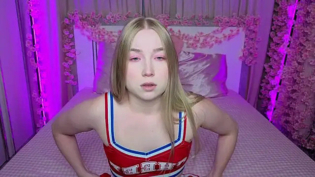 Snapshot of LilyStarlight chatting on June 16, 3:42 am LilyStarlight online show from June 16, 3:42 am