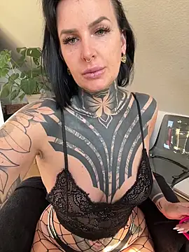 InkedBiitch online show from February 4, 8:31 am