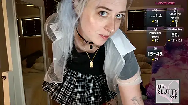 Snapshot of ursluttygf chatting on June 26, 5:06 pm ursluttygf online show from June 26, 5:06 pm