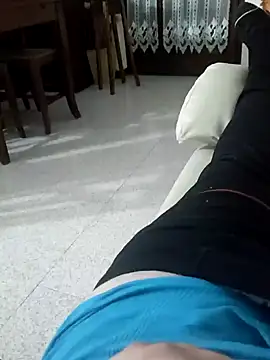 Snapshot of manuel9428 chatting on January 1, 8:58 pm manuel9428 online show from January 1, 8:58 pm