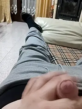 Snapshot of manuel9428 chatting on March 17, 9:55 pm manuel9428 online show from March 17, 9:55 pm