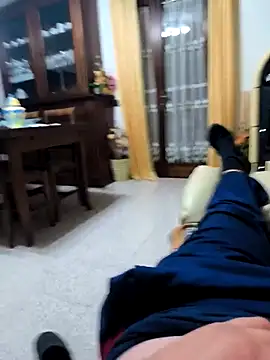 Snapshot of manuel9428 chatting on November 19, 9:48 pm manuel9428 online show from November 19, 9:48 pm