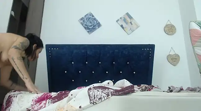 Snapshot of QueenSquirt_ chatting on January 3, 7:29 pm QueenSquirt online show from January 3, 7:29 pm