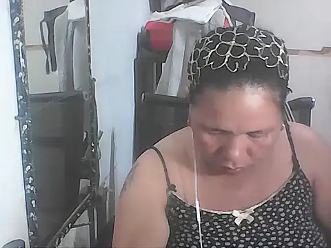 hotwet mama4uxx online show from February 10, 10:30 am