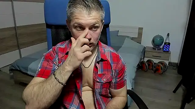 RobbyShawz online show from March 22, 7:01 am