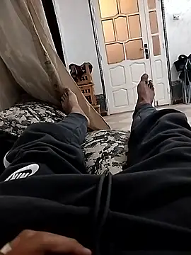 Snapshot of yacinemsila chatting on October 18, 1:23 pm yacinemsila online show from October 18, 1:23 pm