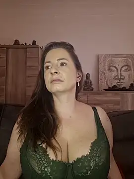 cristalines online show from November 10, 11:53 am