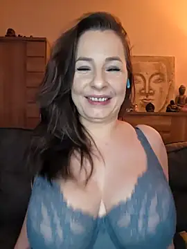 cristalines online show from February 5, 7:07 pm