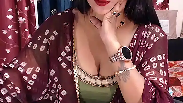 Snapshot of Naiaa-mylove chatting on June 13, 6:33 am Naiaa-mylove online show from June 13, 6:33 am