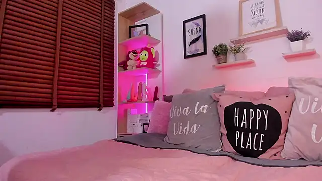 Nata Villalobos online show from March 13, 3:13 am