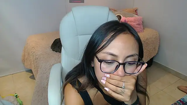 Snapshot of Gabi_morales chatting on December 6, 4:14 am Gabi morales online show from December 6, 4:14 am