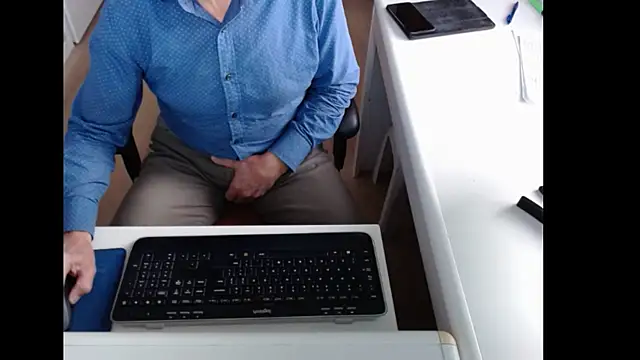 dutchpornking online show from November 13, 8:02 am