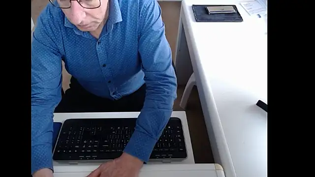 dutchpornking online show from April 6, 6:47 am