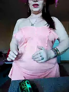 Chriss Tinaa online show from January 7, 8:45 am