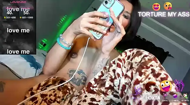 Snapshot of SpiffyFuchsia69 chatting on January 27, 6:20 pm SpiffyFuchsia69 online show from January 27, 6:20 pm