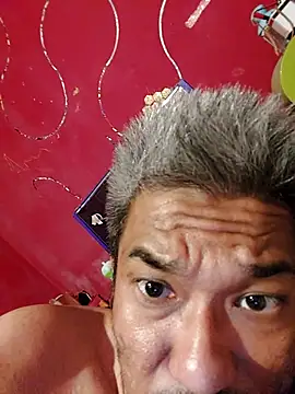 Snapshot of UncleHusz chatting on September 29, 11:15 am UncleHusz online show from September 29, 11:15 am