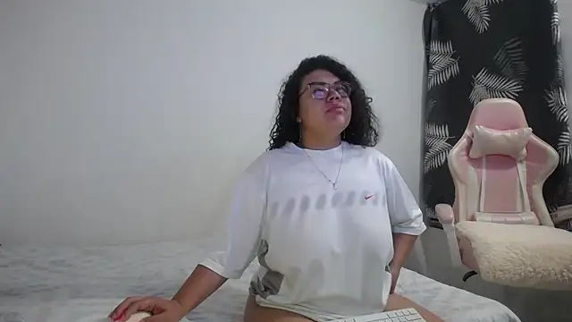 mabigomez00 online show from November 4, 9:19 am