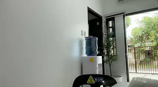 Snapshot of enourmousSAM chatting on December 28, 7:22 am enourmousSAM online show from December 28, 7:22 am