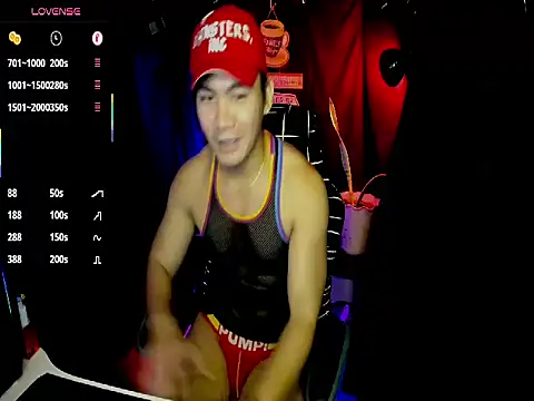 Snapshot of 000batman000 chatting on March 2, 6:25 am 000batman000 online show from March 2, 6:25 am