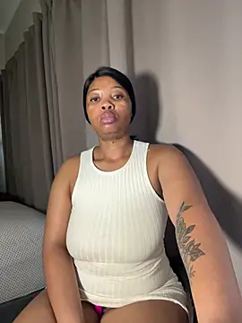 Snapshot of cherrybabe76 chatting on February 9, 3:01 pm cherrybabe76 online show from February 9, 3:01 pm