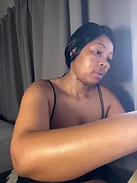 Snapshot of cherrybabe76 chatting on February 10, 7:15 am cherrybabe76 online show from February 10, 7:15 am