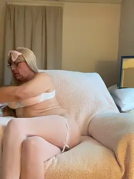 RileyDix online show from May 31, 11:06 am